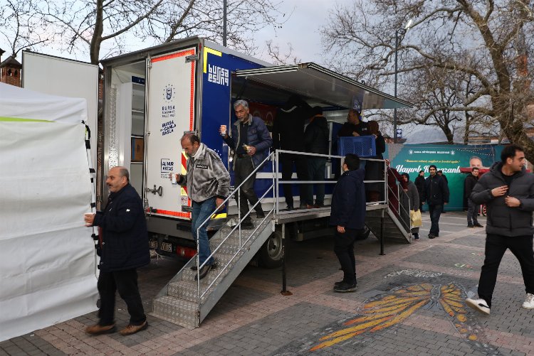 Bursa Büyükşehir Belediyesi ‘İftara 5 Kala’ vatandaşın yanında