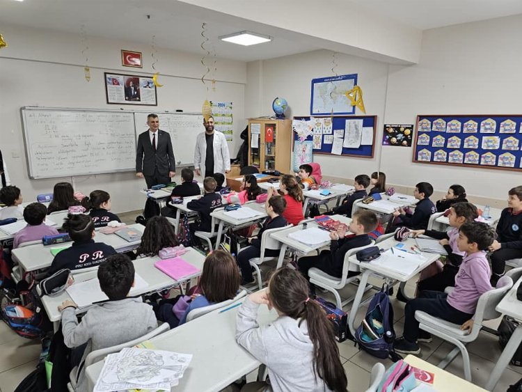 Gölcük’te ‘Hayat Bilgisi’ dersi Başkan Sezer’den