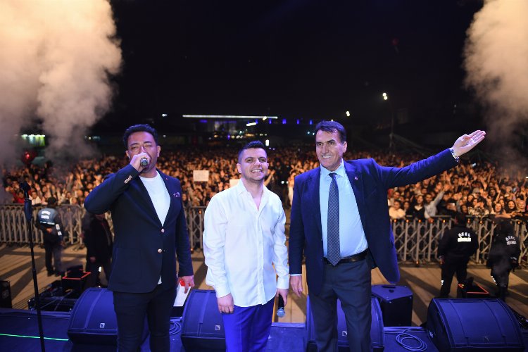 Osmangazi Meydanı’nda Bilal Sonses coşkusu