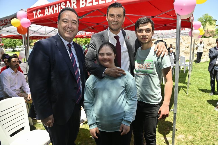 Başkan Zeyrek, ‘Engelsiz kardeşlerimin dertlerine çözüm olmak istiyorum’