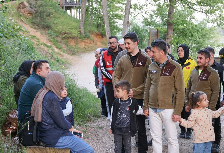 Bilecik Valisi Aygöl’den ANDA Gençlik Kampı’na ziyaret