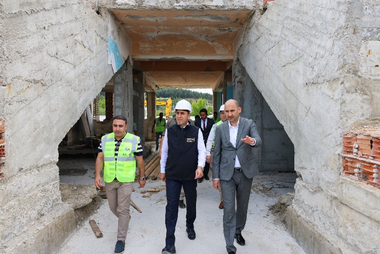 Vali Aygöl’den Bozüyük Stadyumu’na inceleme