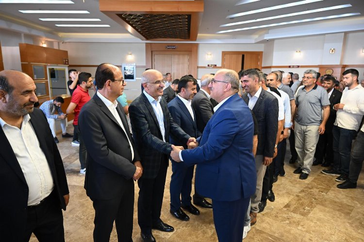 “AK Parti ailesi olarak dimdik ayaktayız”