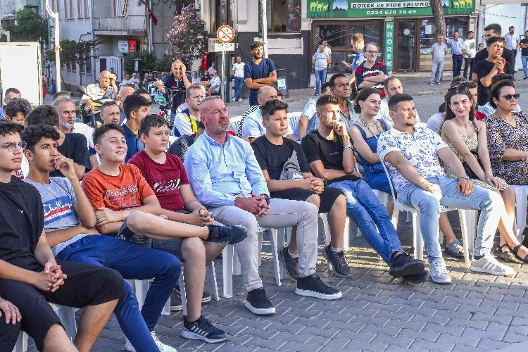 Karacabey’de milli maç heyecanı dev ekranda yaşanacak