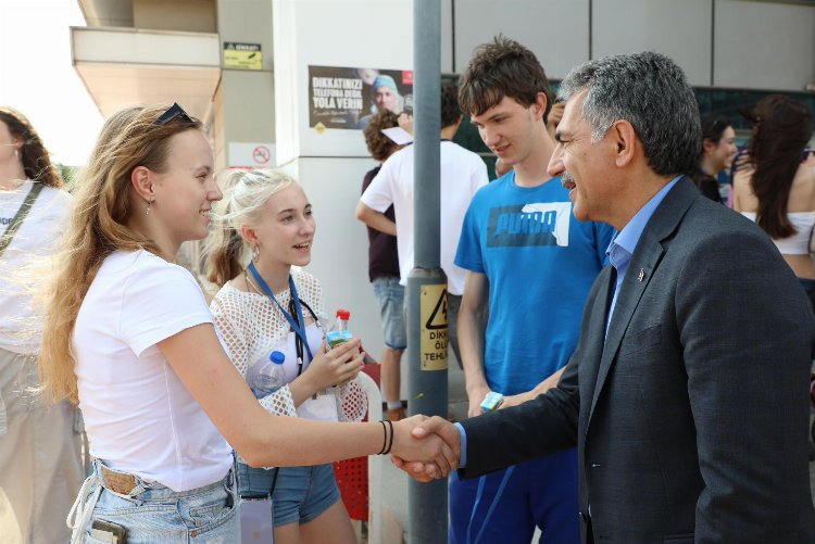‘Sesimi duyan var mı’ projesi katılımcılarından Başkan Deviren’e ziyaret