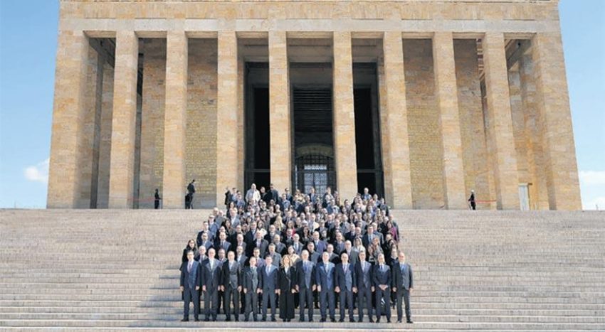 ‘71 yıldır yaşla değil, Türkiye aşkıyla büyüdük’ – Düzgün Haber