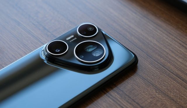 en-begendigimiz-telefon-dizaynlarindan-biri-huawei-pura-80-serisinin-en-iddialisi-pura-80-ultrayi-Z5OaReb2.jpg
